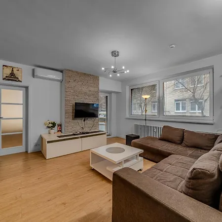 Apartamento Huge Next To Train Station Close To The Center