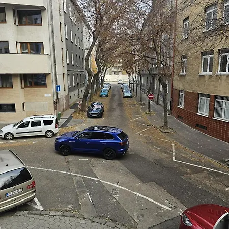 Apartment Huge Next To Train Station Close To The Center Bratislava